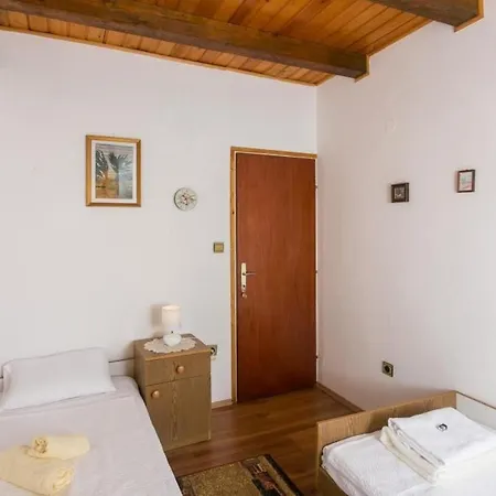 Only - Three Bedroom With Terrace Apartmán
