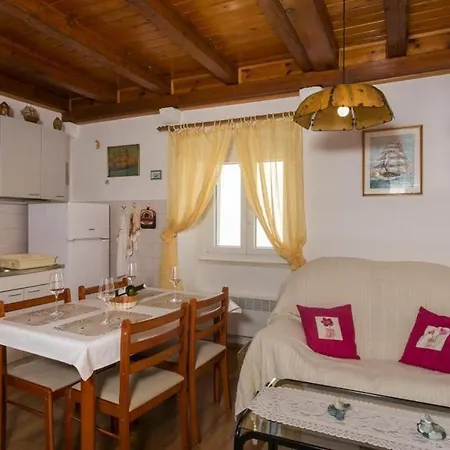 Appartement Only - Three Bedroom With Terrace